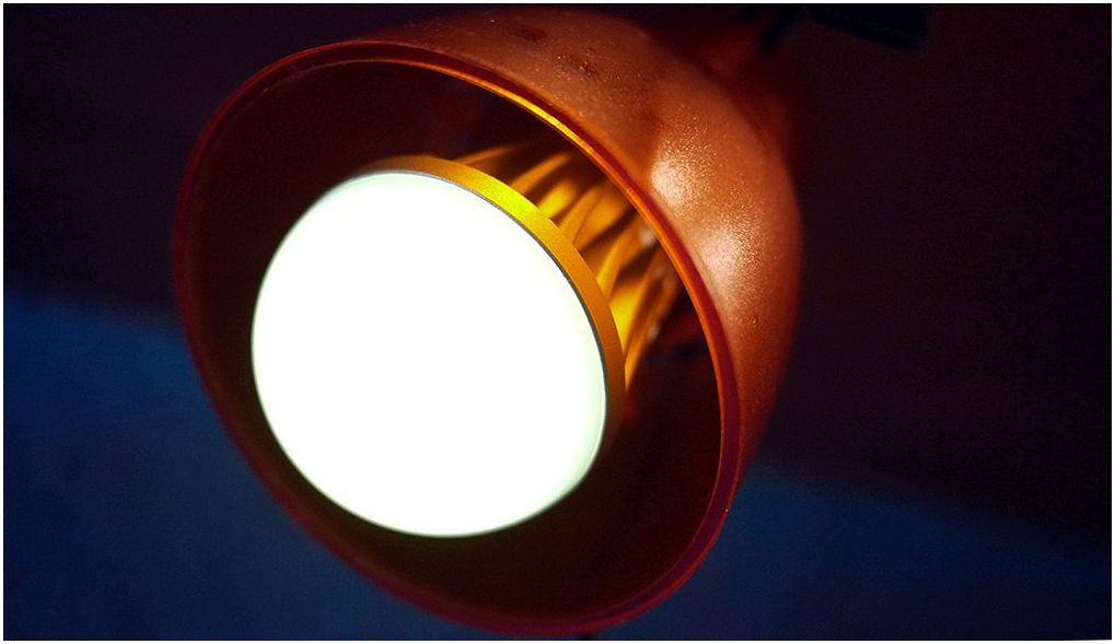 Обзор умной светодиодной Bluetooth-лампы Luminous Smart Bulb