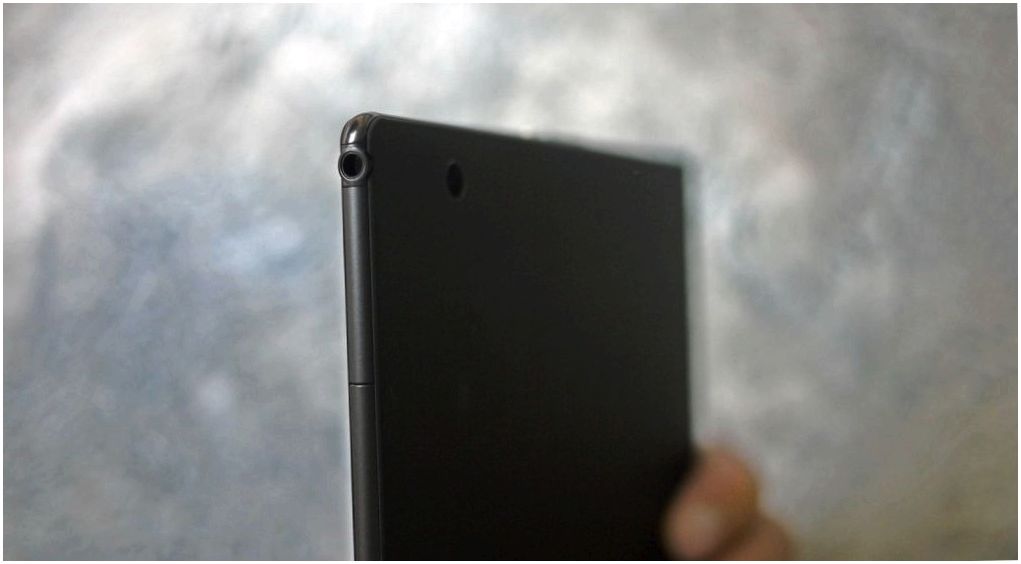Обзор планшета Sony Xperia Z4 Tablet: изящный рекордсмен