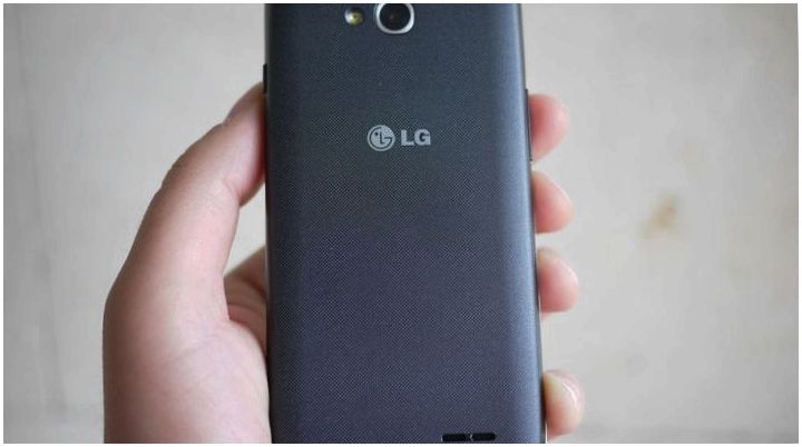 Без стука не входить. Обзор смартфона LG L90