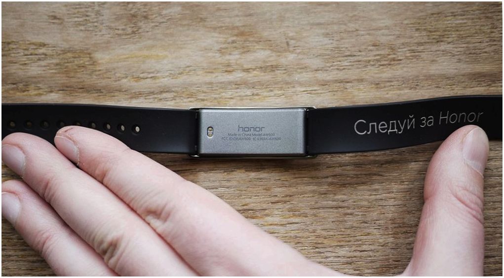 Обзор фитнес-браслета Honor Band A1: шагомер с амбициями