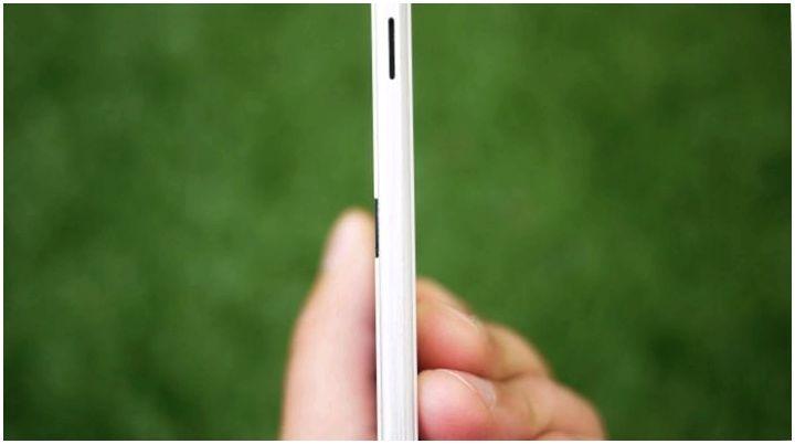 Много - не мало. Обзор "гигантофона" Sony Xperia Z Ultra (много, маленький, обзор, гигантофона, sony, xperia) Много - не мало. Обзор "гигантофона" Sony Xperia Z Ultra