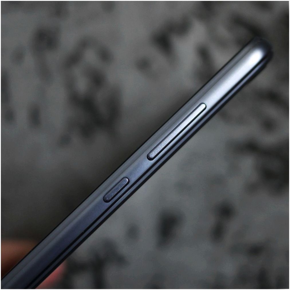 Обзор смартфона Honor 9 Lite: середнячок без лишнего "сахара"