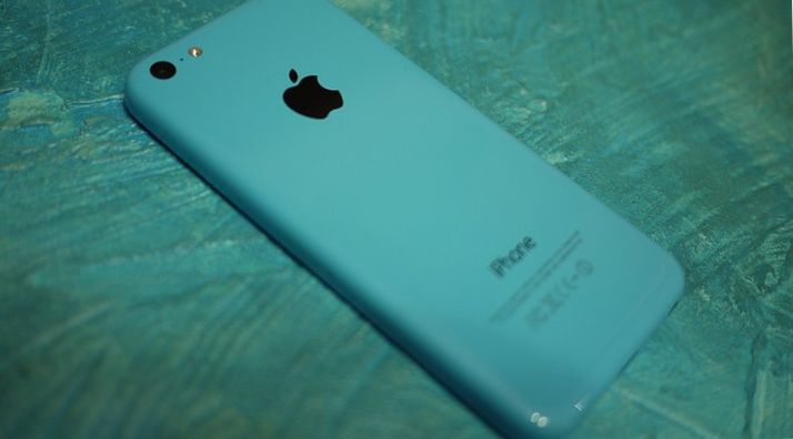 Пластмассовая жизнь. Обзор смартфона iPhone 5c