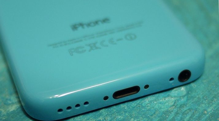 Пластмассовая жизнь. Обзор смартфона iPhone 5c