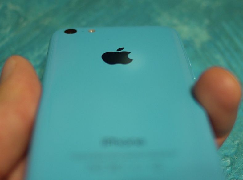 Пластмассовая жизнь. Обзор смартфона iPhone 5c