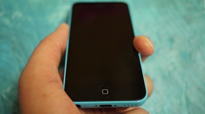 Пластмассовая жизнь. Обзор смартфона iPhone 5c