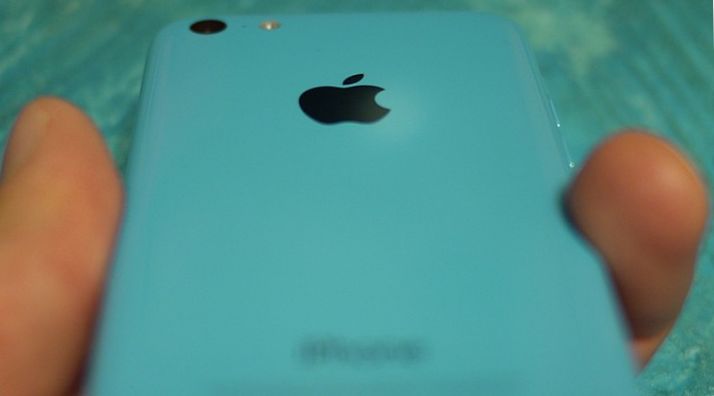 Пластмассовая жизнь. Обзор смартфона iPhone 5c