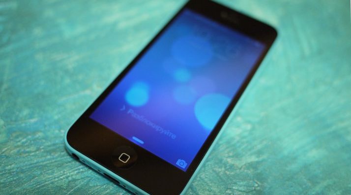 Пластмассовая жизнь. Обзор смартфона iPhone 5c