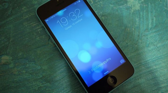 Пластмассовая жизнь. Обзор смартфона iPhone 5c