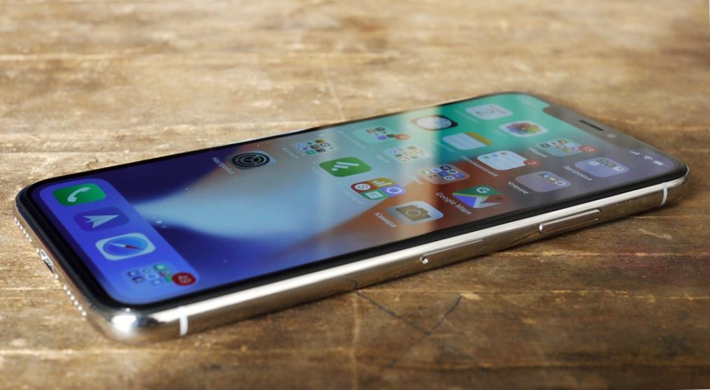 Поколение "Икс": полный обзор новейшего iPhone