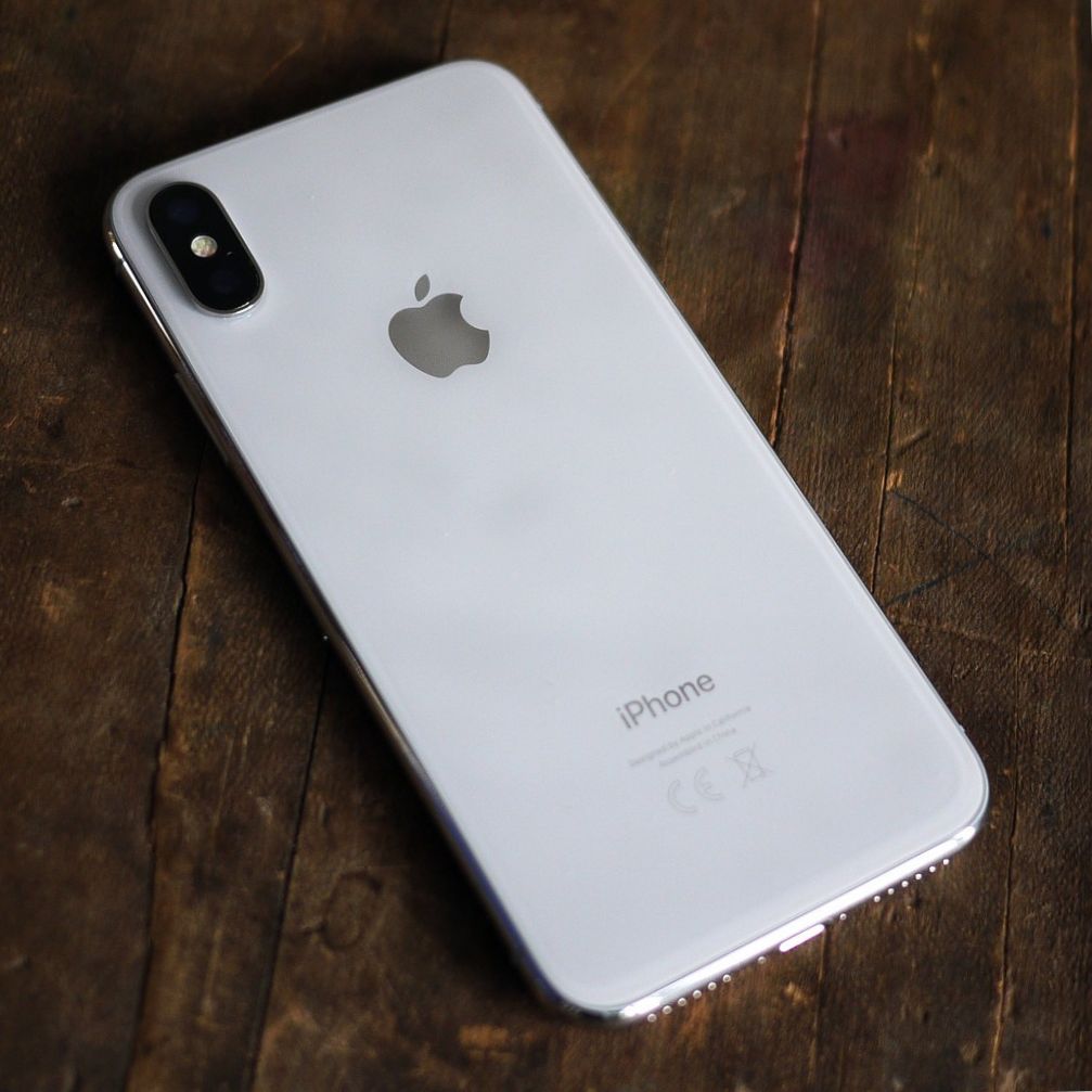 Поколение "Икс": полный обзор новейшего iPhone
