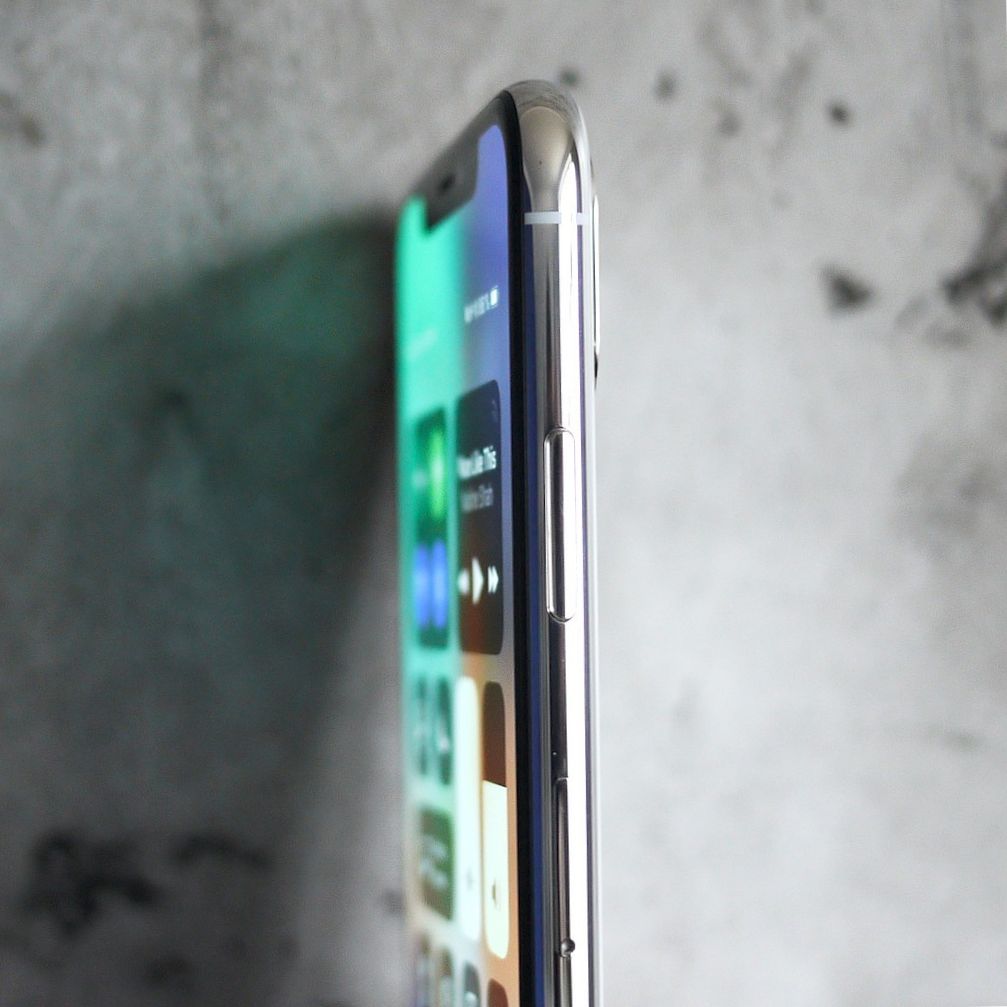 Поколение "Икс": полный обзор новейшего iPhone