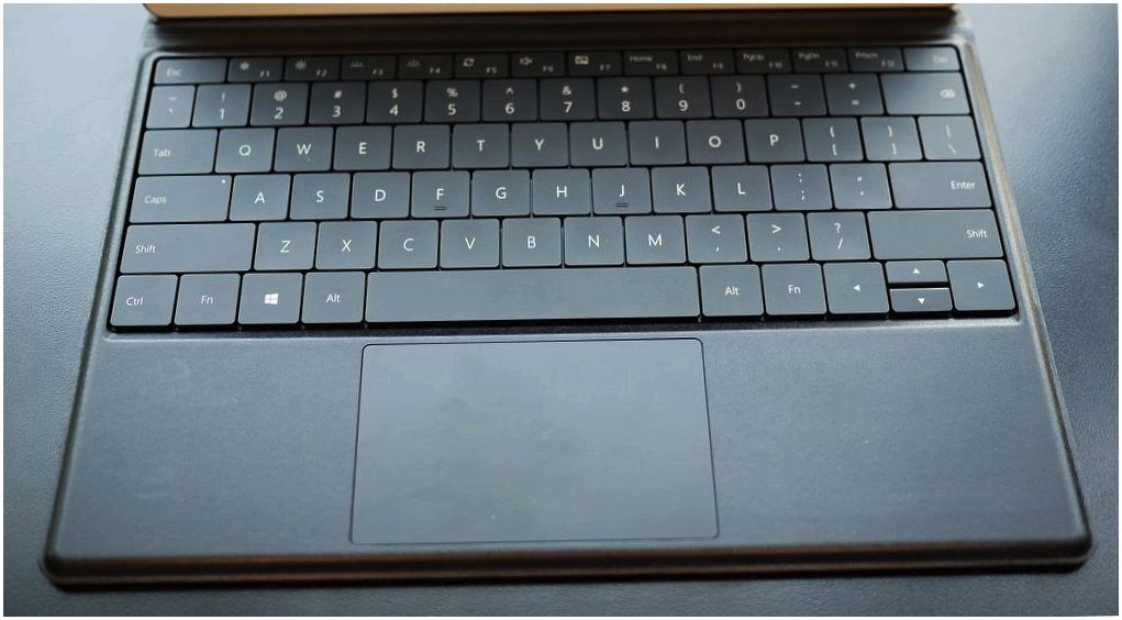 Обзор Huawei MateBook: приятель на пять часов