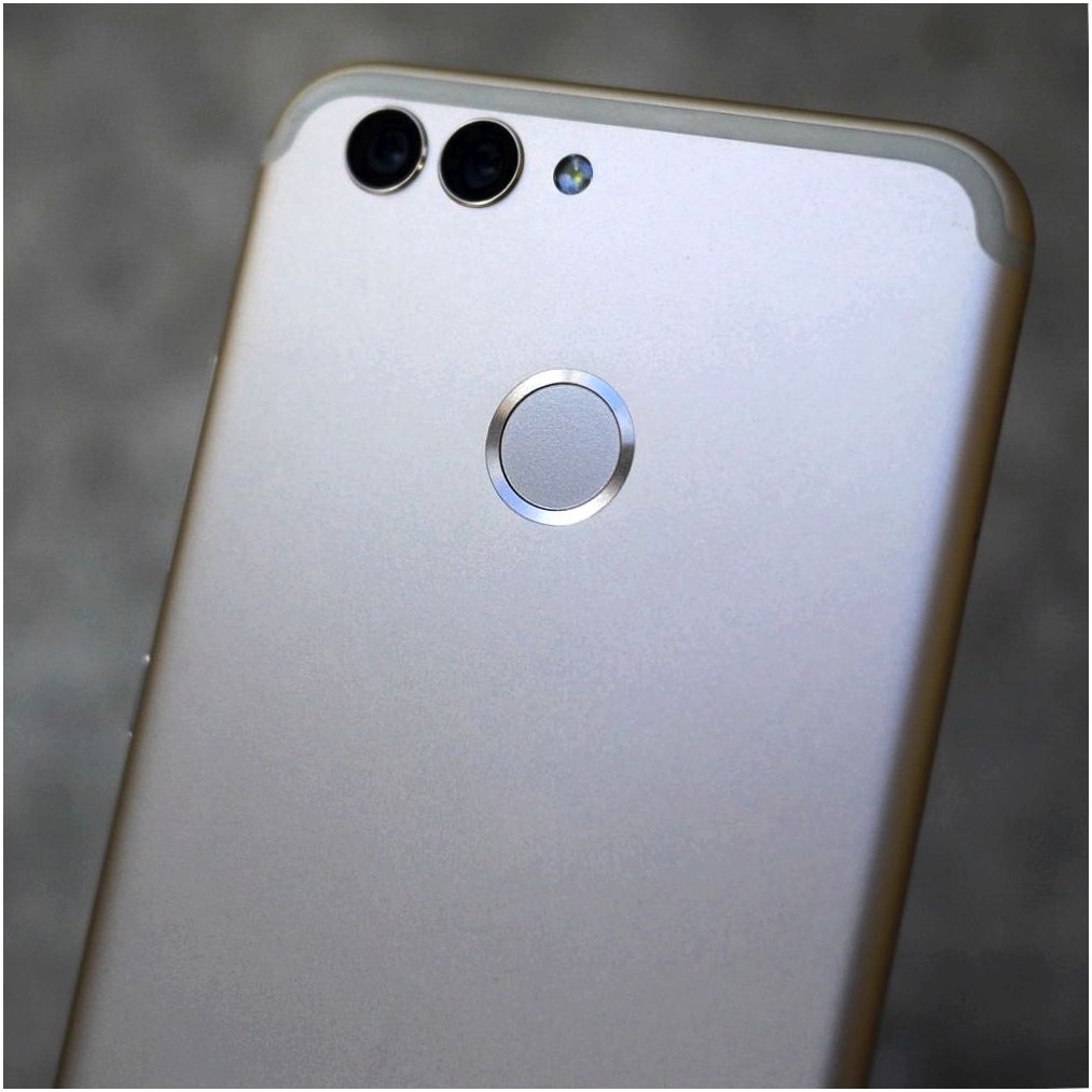Обзор смартфона Huawei Nova 2: компактный "портретист" (обзор, смартфона, huawei, nova, компактный) Обзор смартфона Huawei Nova 2: компактный "портретист"